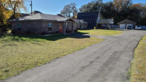 Adorable 2-bedroom guesthouse with patio